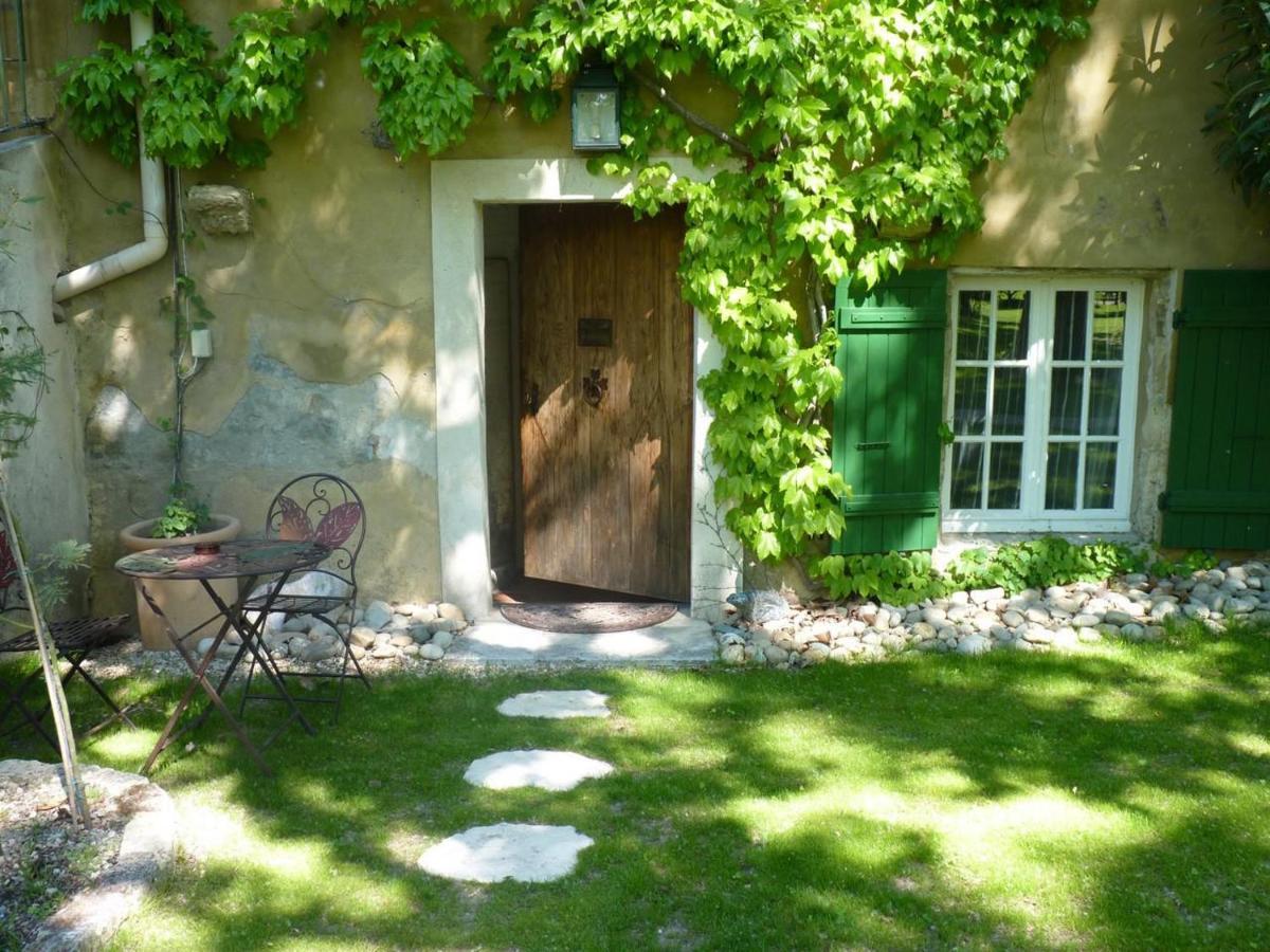 Les Gites Du Domaine De Rhodes Avignon Bagian luar foto