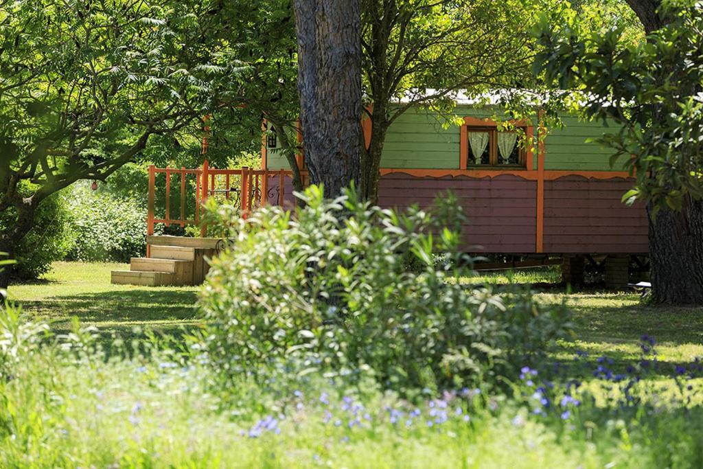 Les Gites Du Domaine De Rhodes Avignon Ruang foto