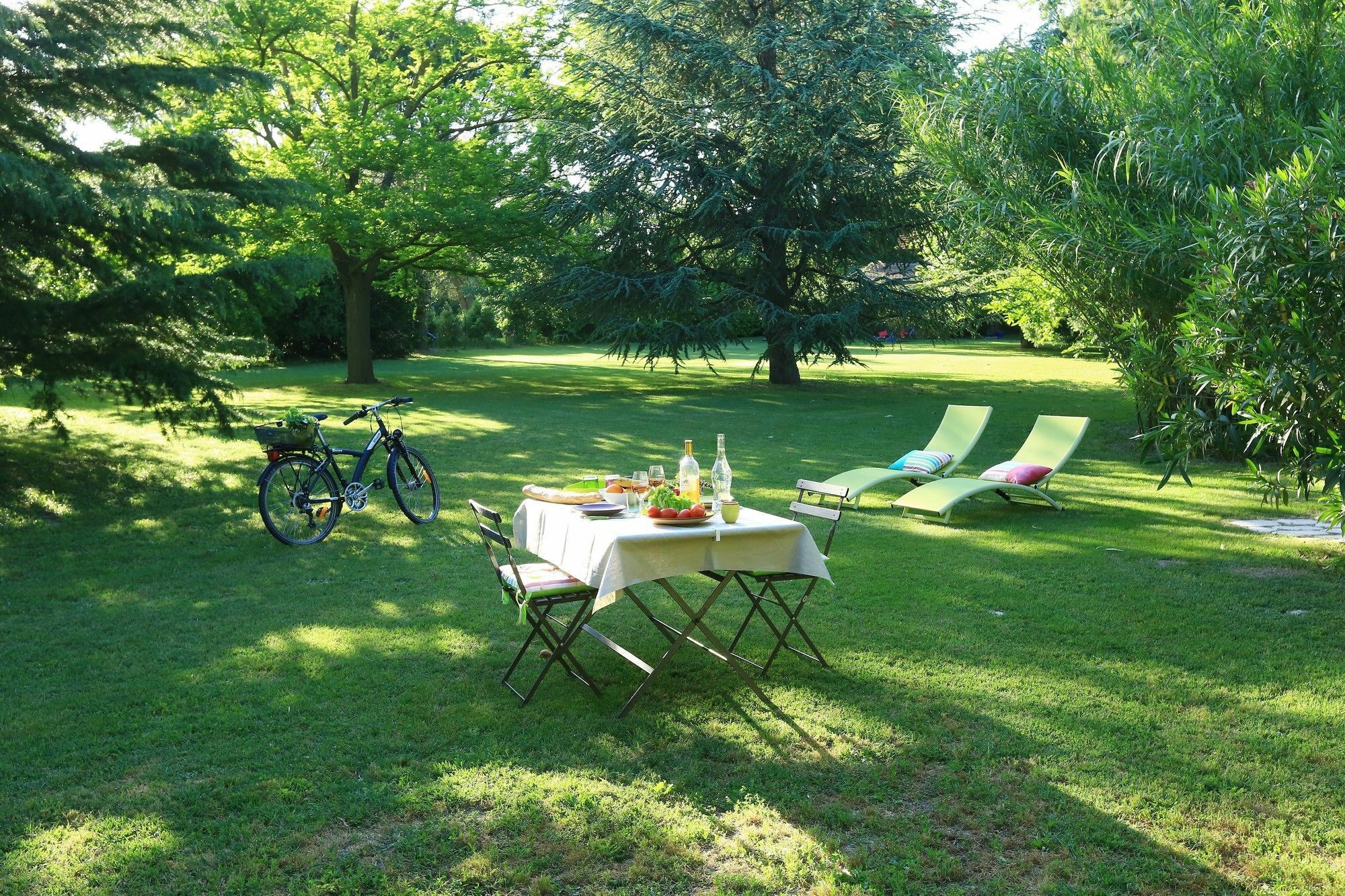 Les Gites Du Domaine De Rhodes Avignon Bagian luar foto