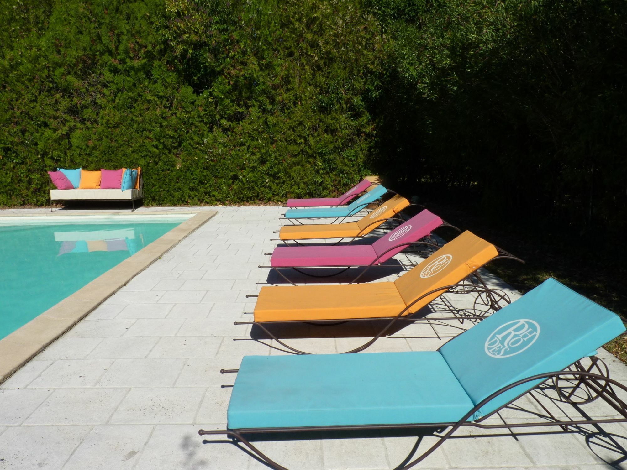 Les Gites Du Domaine De Rhodes Avignon Bagian luar foto